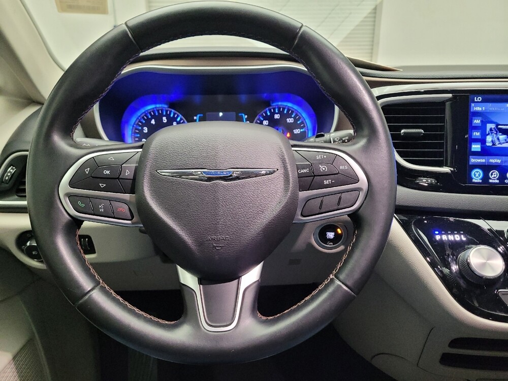 2017 Chrysler Pacifica in Downey, CA 90241 - 18113049 22