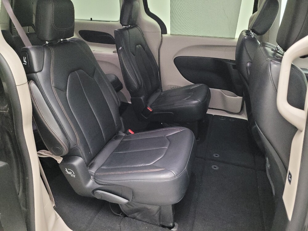 2017 Chrysler Pacifica in Downey, CA 90241 - 18113049 19