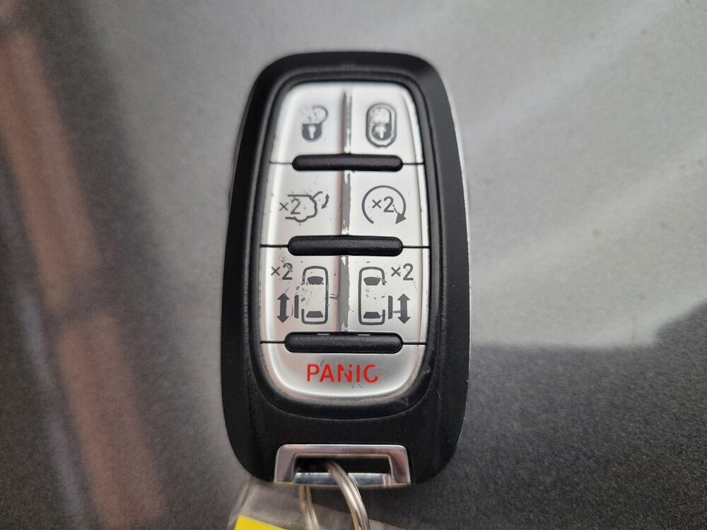 2017 Chrysler Pacifica in Downey, CA 90241 - 18113049 32