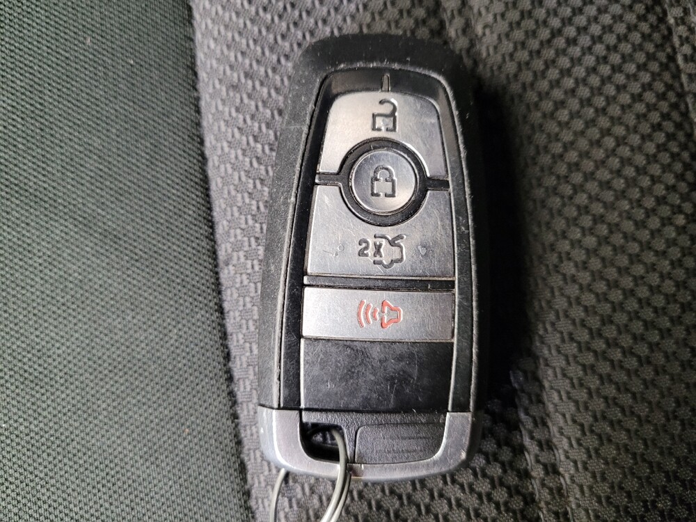 2019 Ford Fusion in Fairfield, OH 45014 - 18113062 32