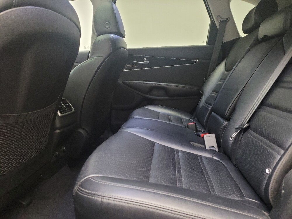 2019 Kia Sorento in Eastpointe, MI 48021 - 18113063 18