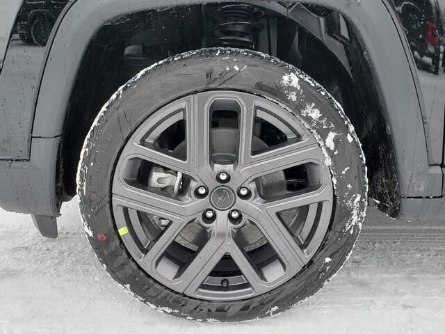 2026 Jeep Compass in Bedford, OH 44146 - 18113107 12