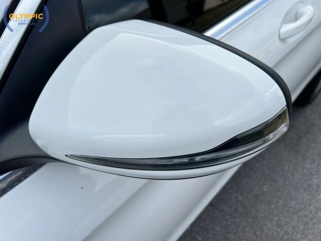 2019 Mercedes-Benz GLC 300 in Decatur, GA 30032 - 18113117 18