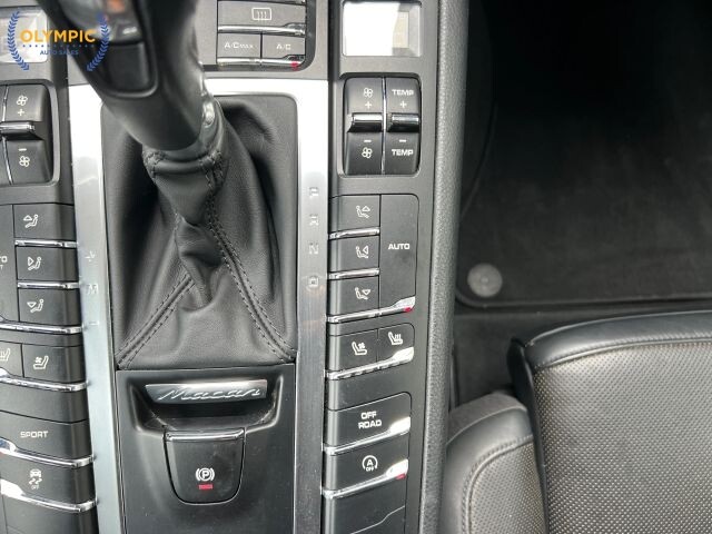 2015 Porsche Macan in Decatur, GA 30032 - 18113118 32