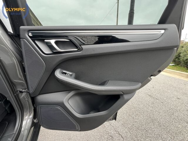 2015 Porsche Macan in Decatur, GA 30032 - 18113118 49