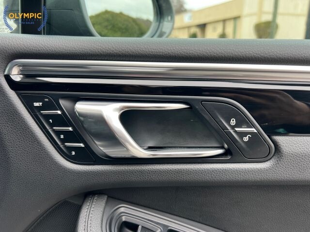 2015 Porsche Macan in Decatur, GA 30032 - 18113118 35