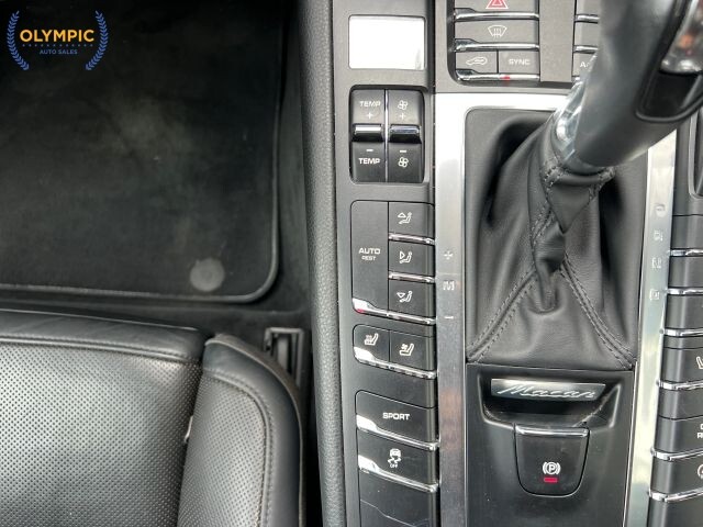 2015 Porsche Macan in Decatur, GA 30032 - 18113118 31