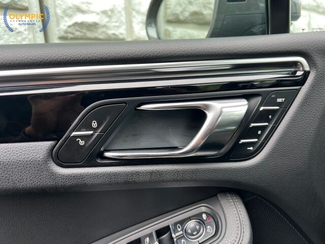 2015 Porsche Macan in Decatur, GA 30032 - 18113118 34