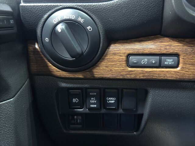 2019 Nissan Titan in Burlington, WI 53105 - 18113129 31