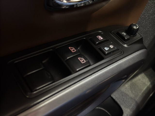 2019 Nissan Titan in Burlington, WI 53105 - 18113129 32