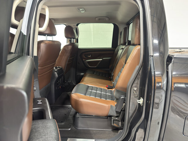 2019 Nissan Titan in Burlington, WI 53105 - 18113129 10