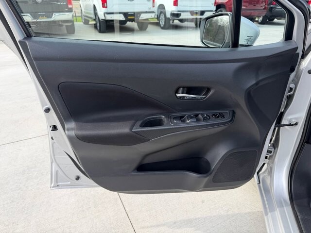 2021 Nissan Versa in Knoxville, TN 37920 - 18113131 7