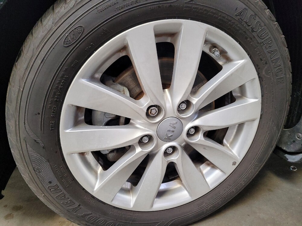 2015 Kia Forte in Riverside, CA 92504 - 18113138 31