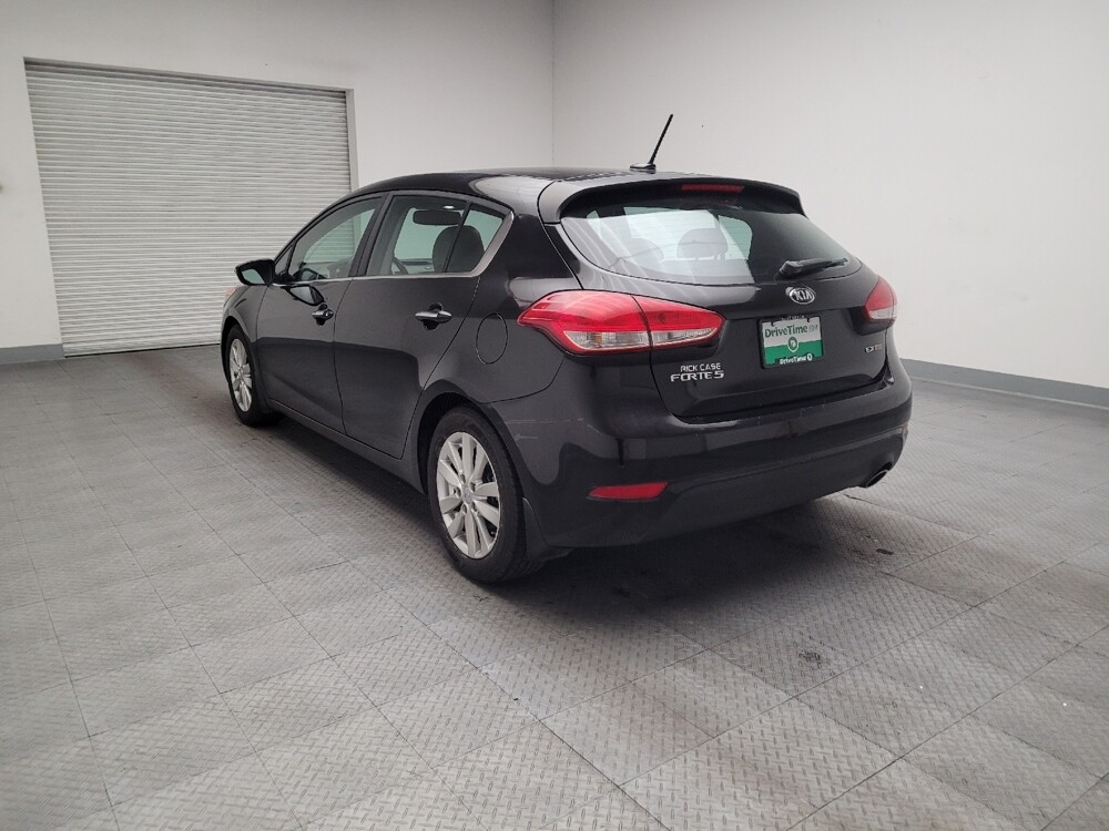 2015 Kia Forte in Riverside, CA 92504 - 18113138 5