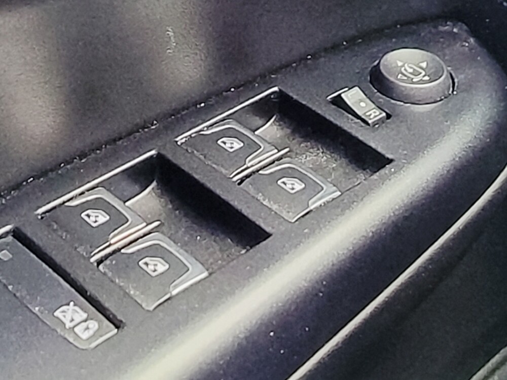 2015 Cadillac SRX in Riverside, CA 92504 - 18113140 27