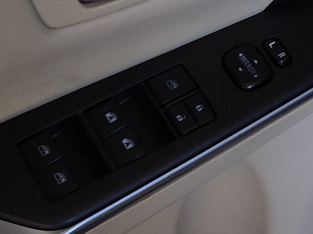 2017 Toyota Camry in Lakeland, FL 33815 - 18113211 27