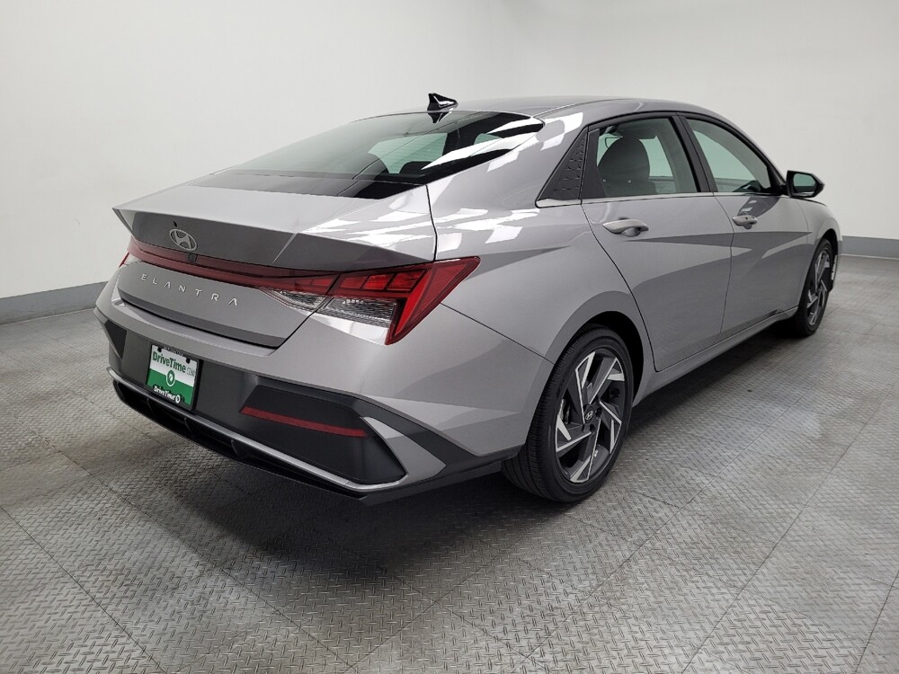 2025 Hyundai Elantra in Las Vegas, NV 89102 - 18113228 9