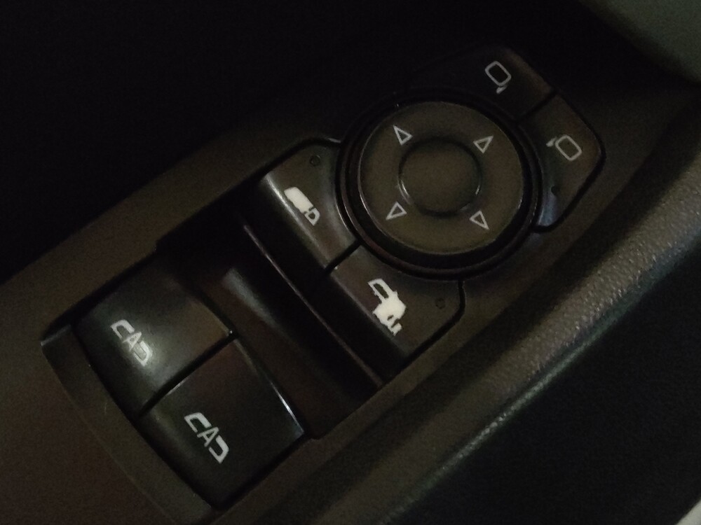 2019 Chevrolet Camaro in Mobile, AL 36606 - 18113246 27