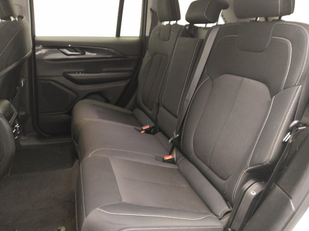 2023 Jeep Grand Cherokee in Greenville, SC 29607 - 18113252 18