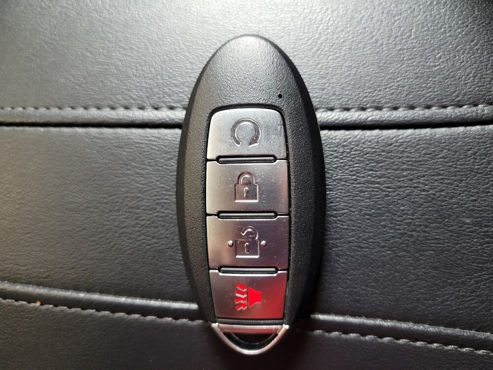 2018 Nissan Rogue in Greensboro, NC 27407 - 18113267 32