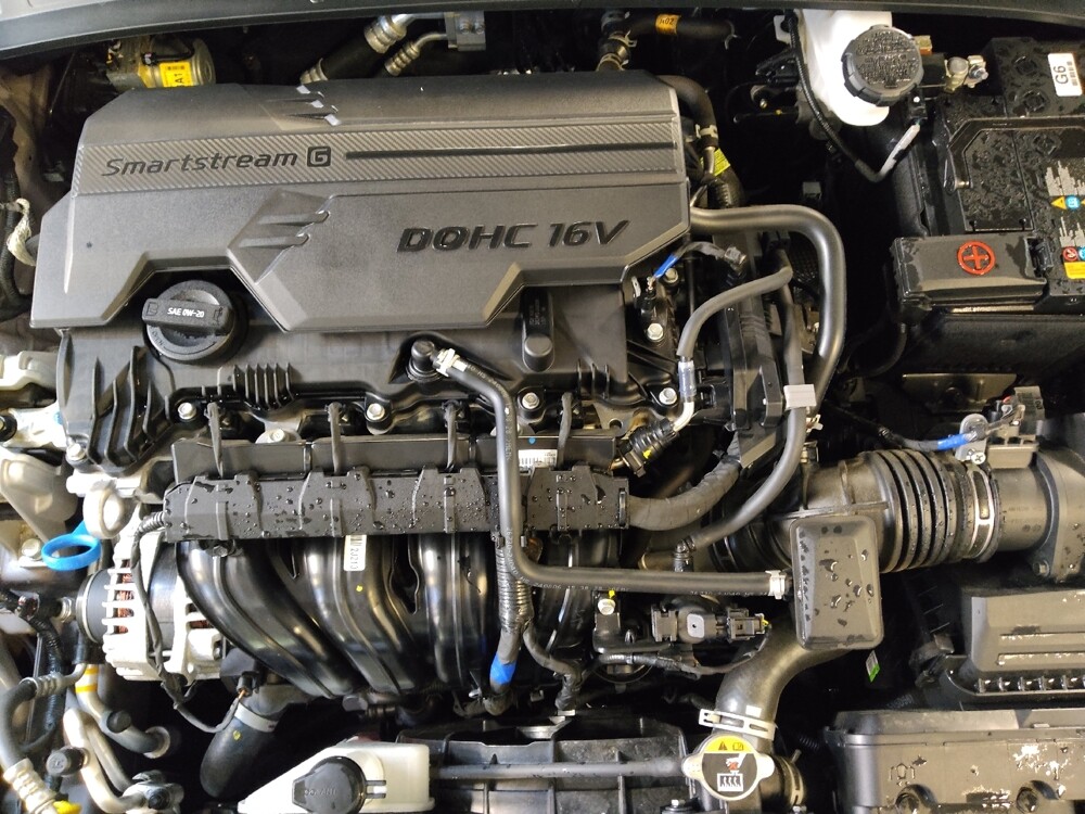 2025 Hyundai Elantra in Charleston, SC 29414 - 18113275 30