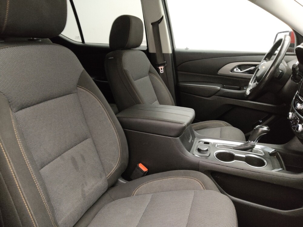 2019 Chevrolet Traverse in Charleston, SC 29414 - 18113276 21