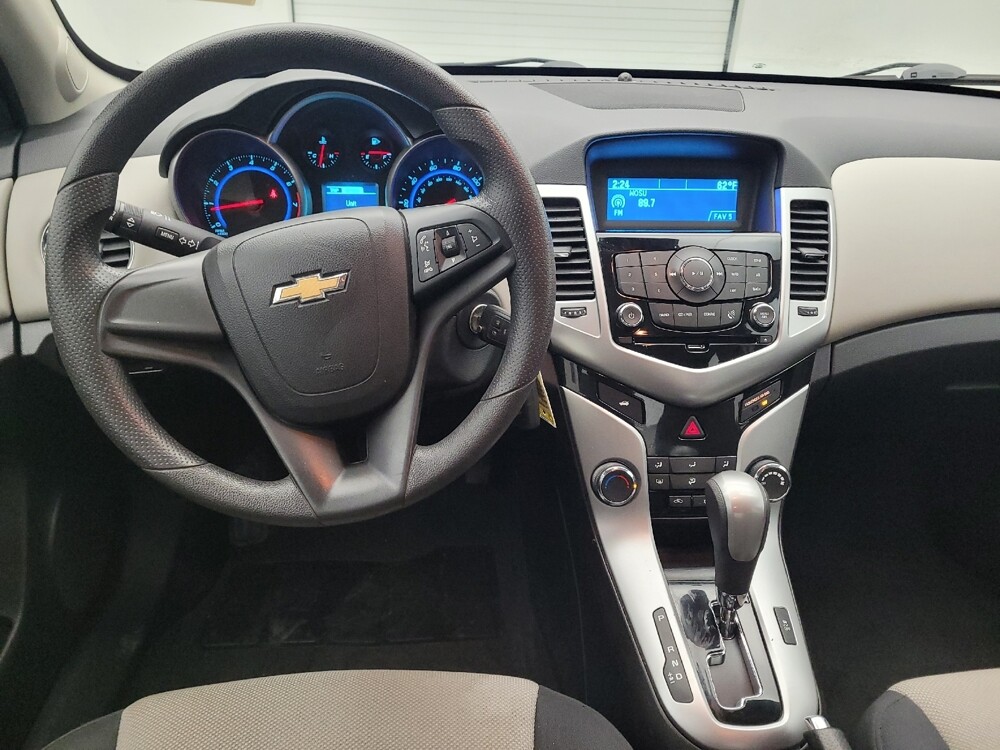2016 Chevrolet Cruze in Maple Heights, OH 44137 - 18113309 22