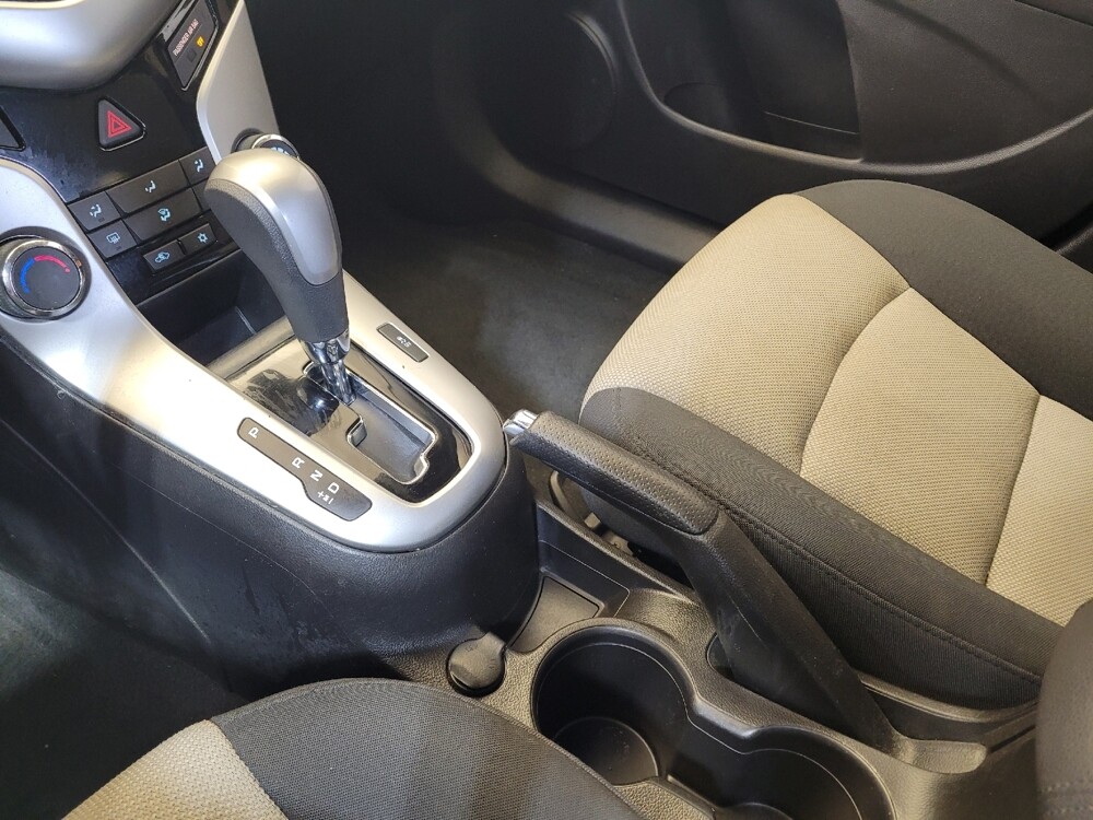 2016 Chevrolet Cruze in Maple Heights, OH 44137 - 18113309 26