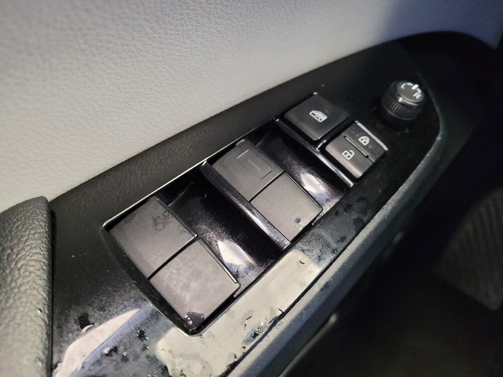 2022 Toyota Prius in Maple Heights, OH 44137 - 18113310 27