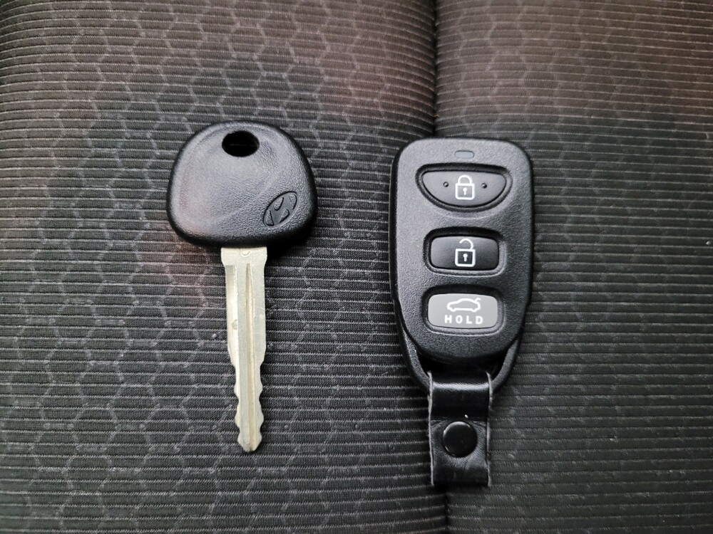 2018 Hyundai Elantra in Glen Burnie, MD 21061 - 18113316 32