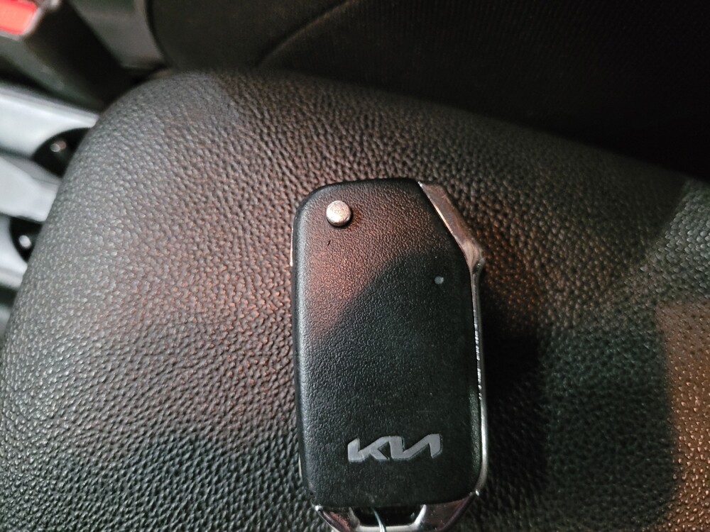 2023 Kia Forte in Pittsburgh, PA 15236 - 18113320 32