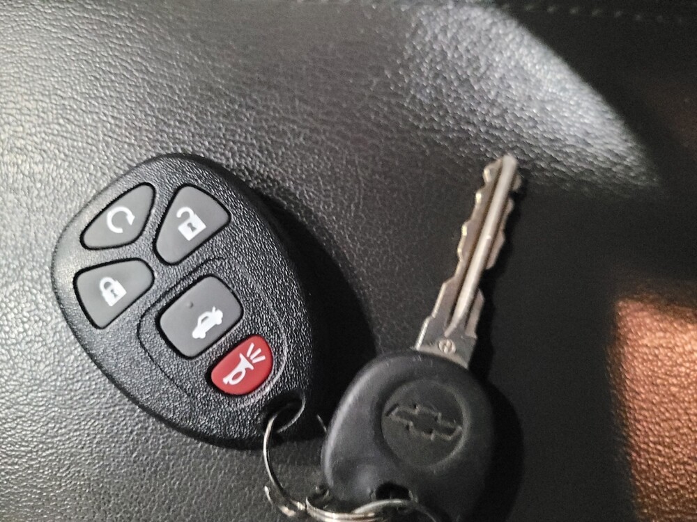 2016 Chevrolet Impala in Pittsburgh, PA 15237 - 18113321 32