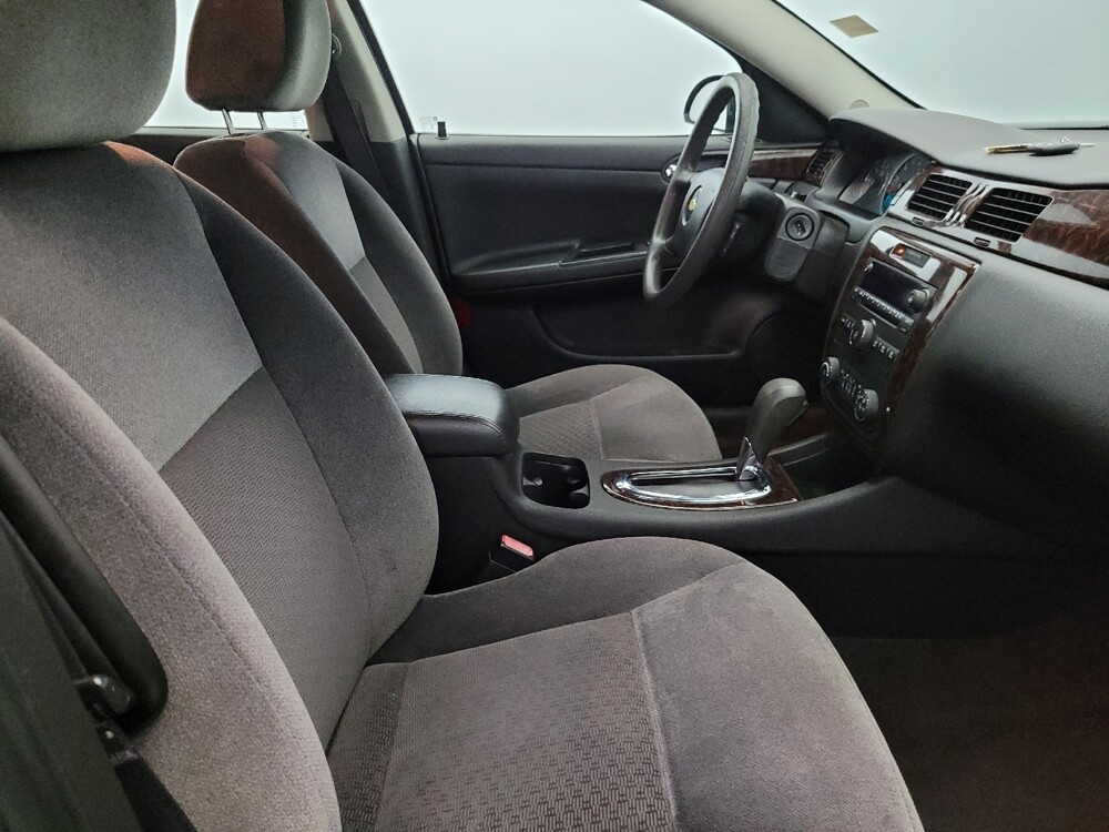 2016 Chevrolet Impala in Pittsburgh, PA 15237 - 18113321 21