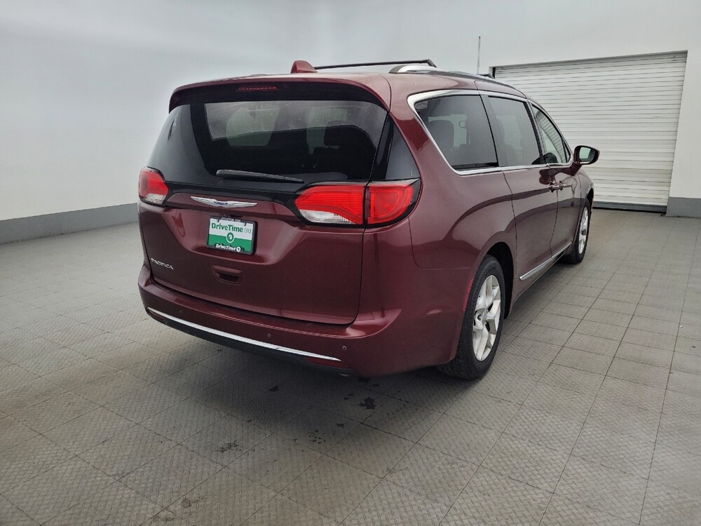 2018 Chrysler Pacifica in Glen Burnie, MD 21061 - 18113329 9