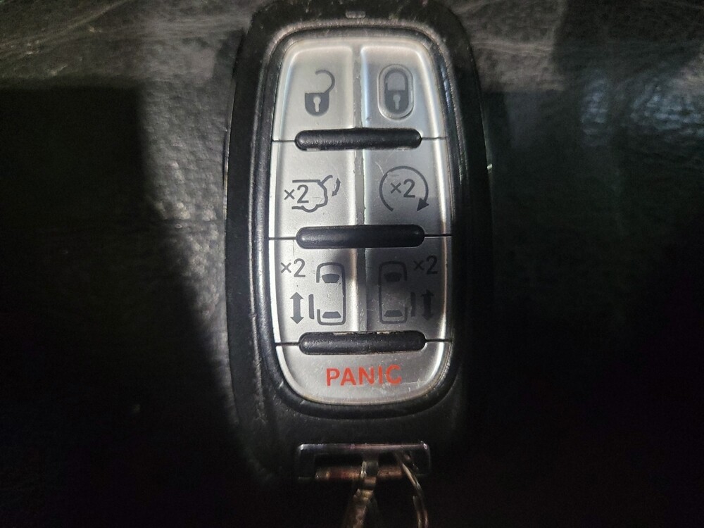 2018 Chrysler Pacifica in Glen Burnie, MD 21061 - 18113329 32