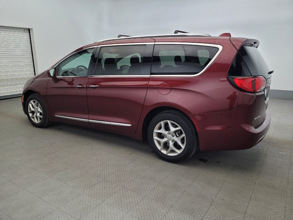 2018 Chrysler Pacifica in Glen Burnie, MD 21061 - 18113329 3