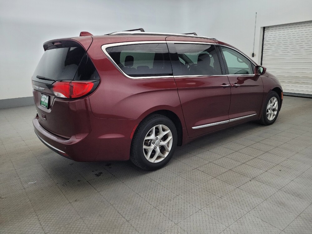 2018 Chrysler Pacifica in Glen Burnie, MD 21061 - 18113329 10