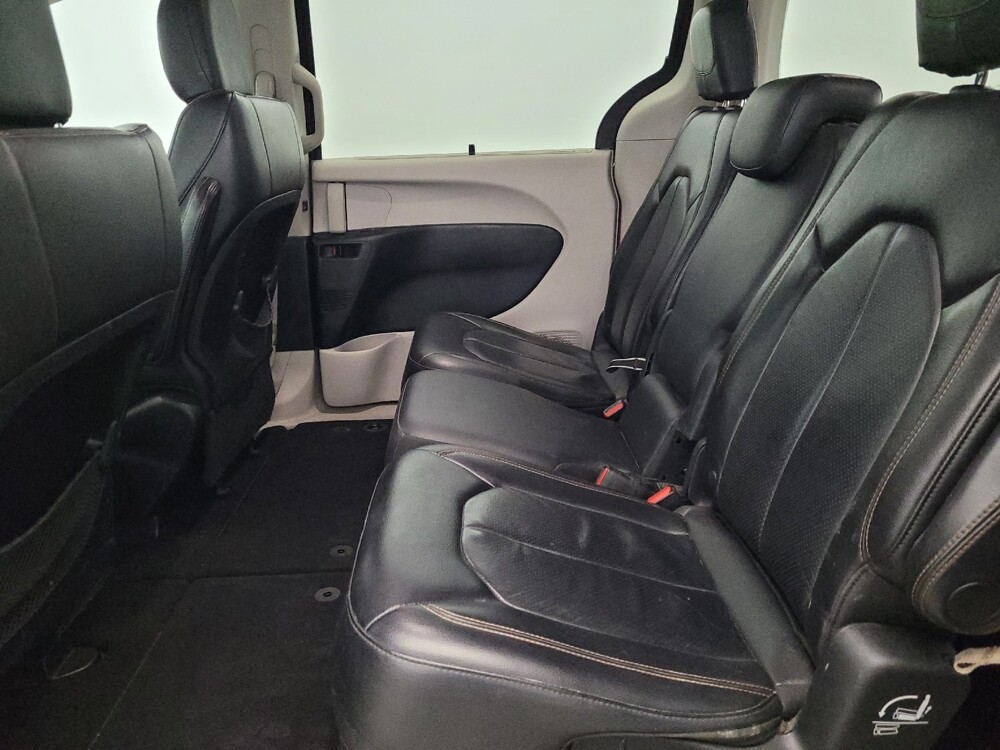 2018 Chrysler Pacifica in Glen Burnie, MD 21061 - 18113329 18