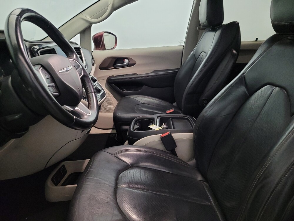 2018 Chrysler Pacifica in Glen Burnie, MD 21061 - 18113329 17