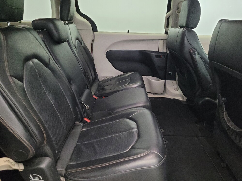 2018 Chrysler Pacifica in Glen Burnie, MD 21061 - 18113329 19