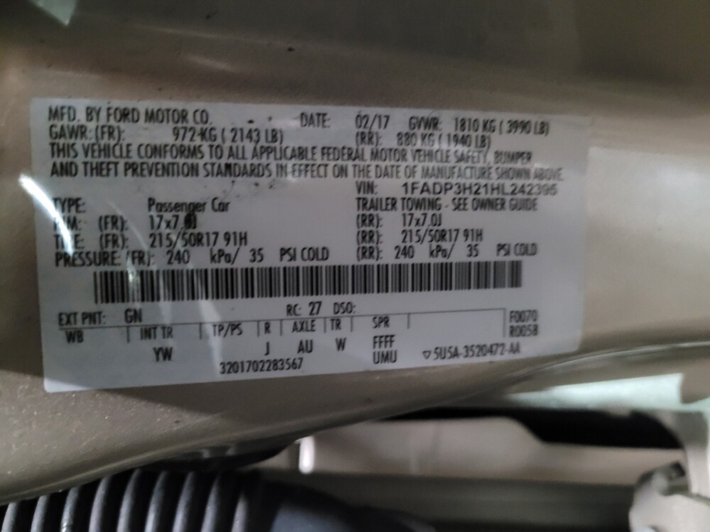 2017 Ford Focus in Laurel, MD 20724 - 18113330 33