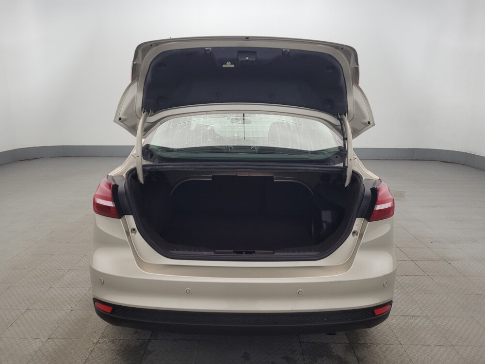 2017 Ford Focus in Laurel, MD 20724 - 18113330 29