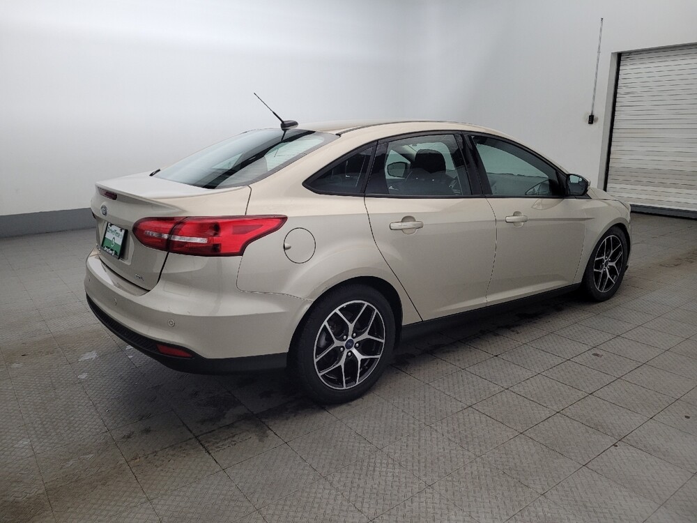 2017 Ford Focus in Laurel, MD 20724 - 18113330 10