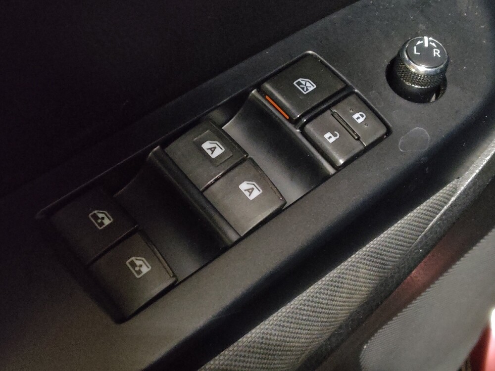 2018 Toyota Highlander in Jacksonville, FL 32210 - 18113370 27