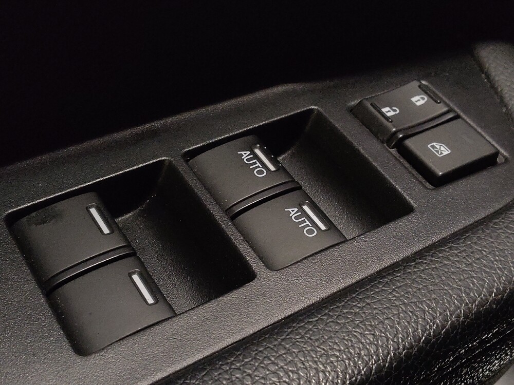 2018 Honda Pilot in Jacksonville, FL 32210 - 18113373 27