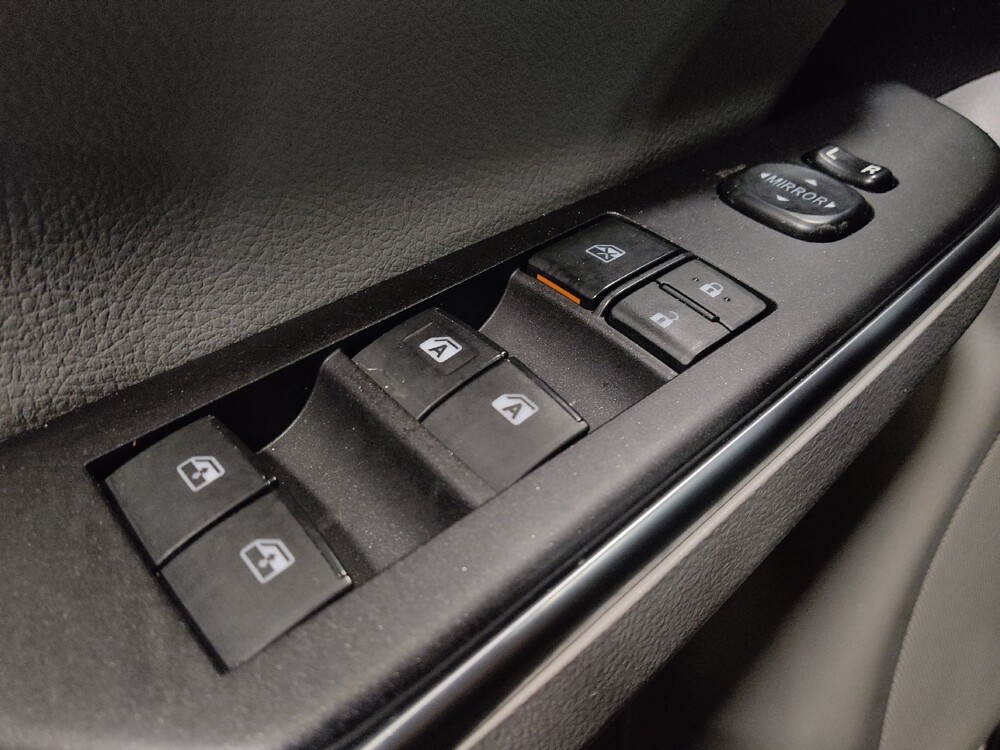 2016 Toyota Camry in Jacksonville, FL 32225 - 18113377 27