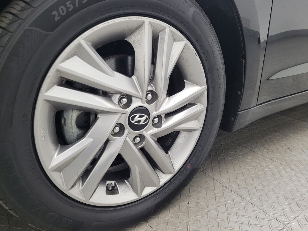 2019 Hyundai Elantra in Gainesville, FL 32609 - 18113378 31