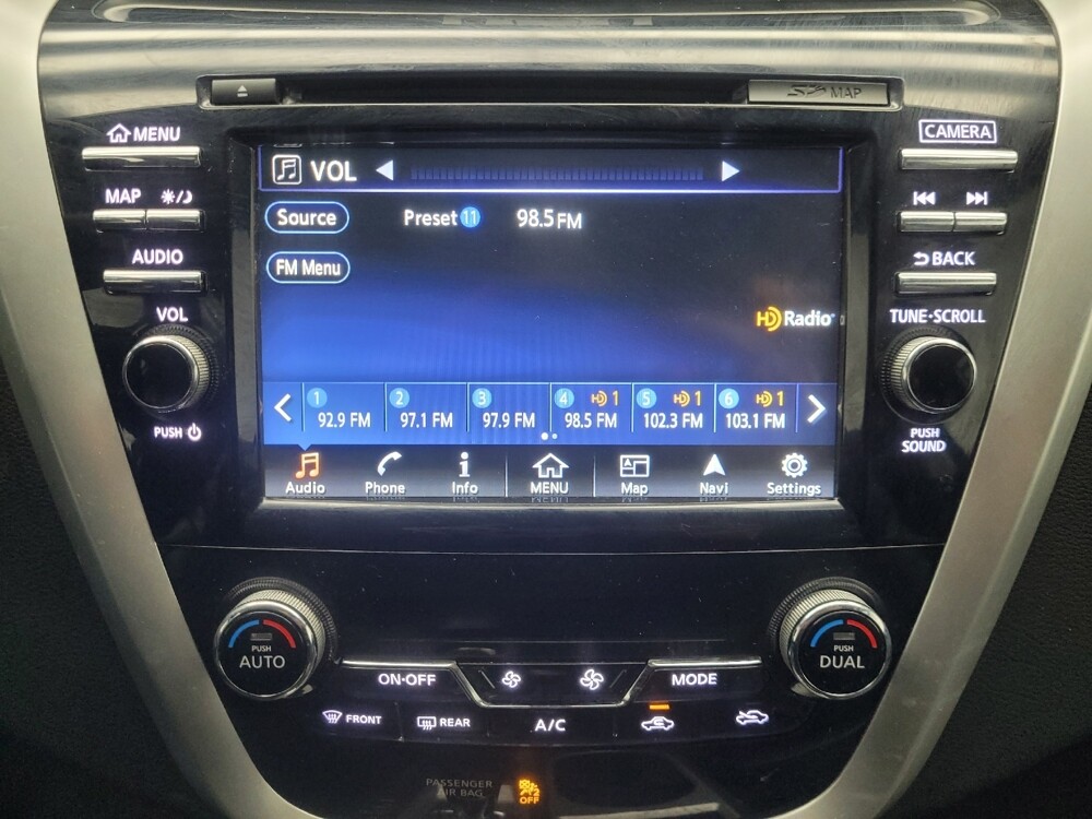 2018 Nissan Murano in Indianapolis, IN 46222 - 18113379 25