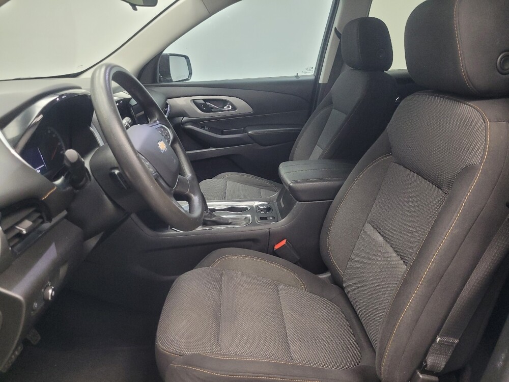 2020 Chevrolet Traverse in Indianapolis, IN 46222 - 18113382 17