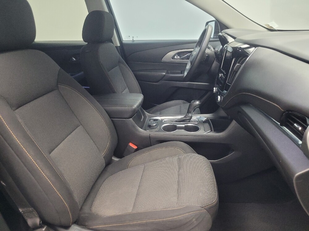 2020 Chevrolet Traverse in Indianapolis, IN 46222 - 18113382 21